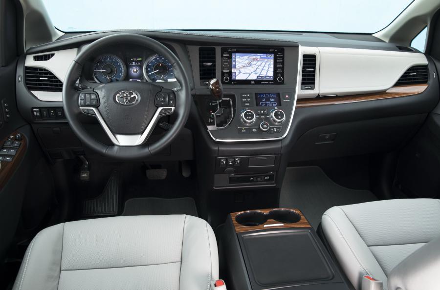 Торпедо Toyota Sienna Limited (XL30) 2017 года  (фото 23 из 31)